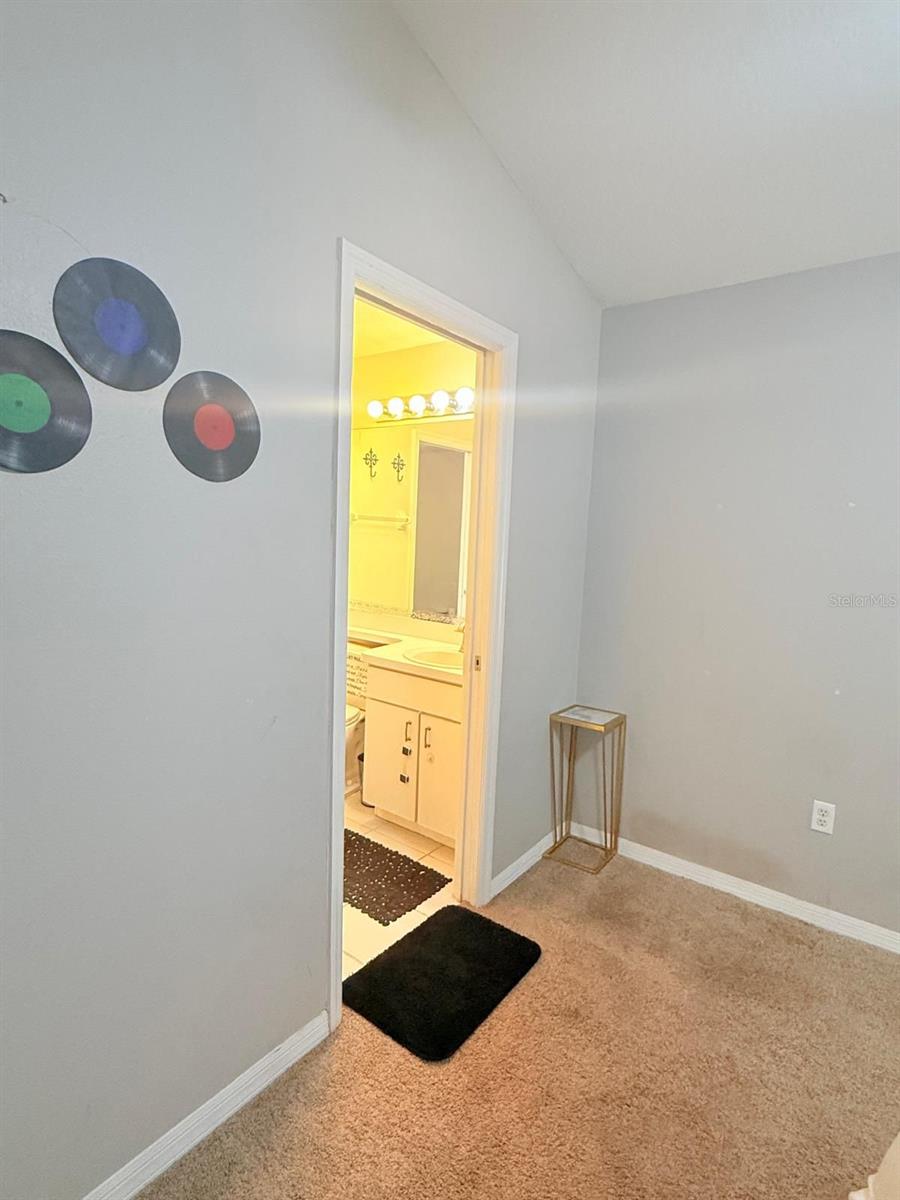 Image 39 of 45 For 3201 Saturn Court