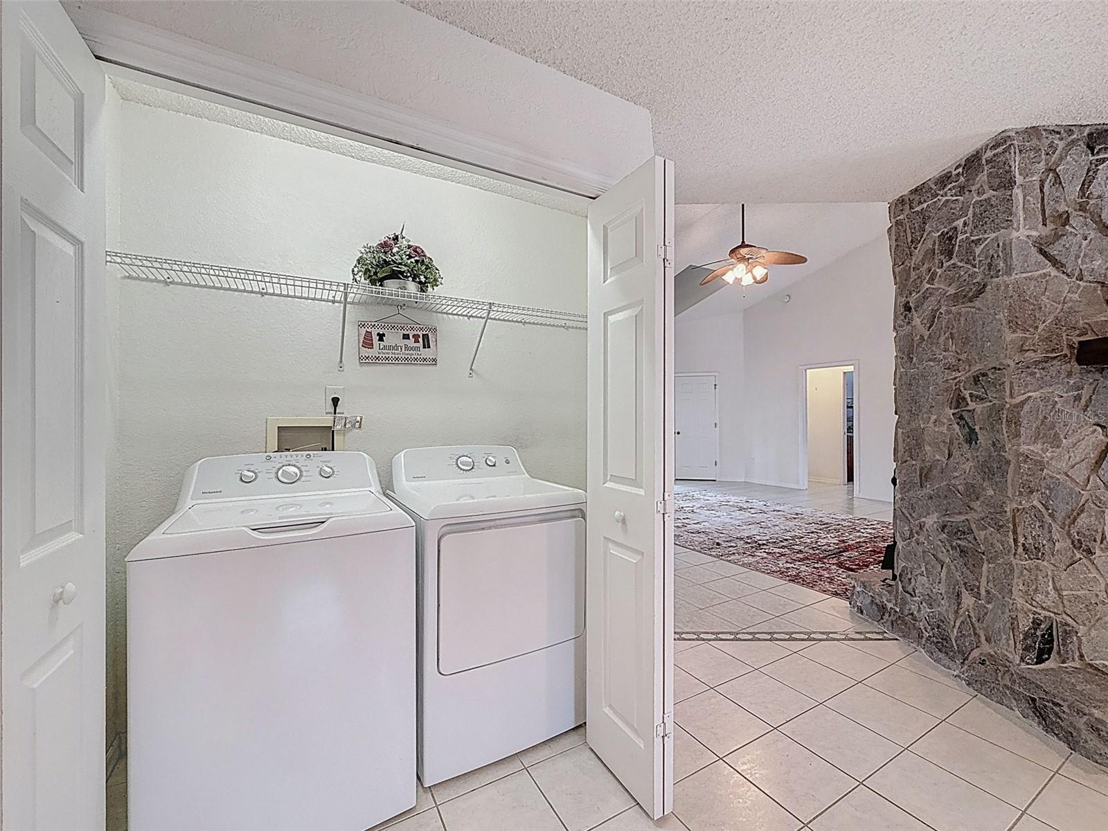 Listing photo id 23 for 9545 Montebello Lane