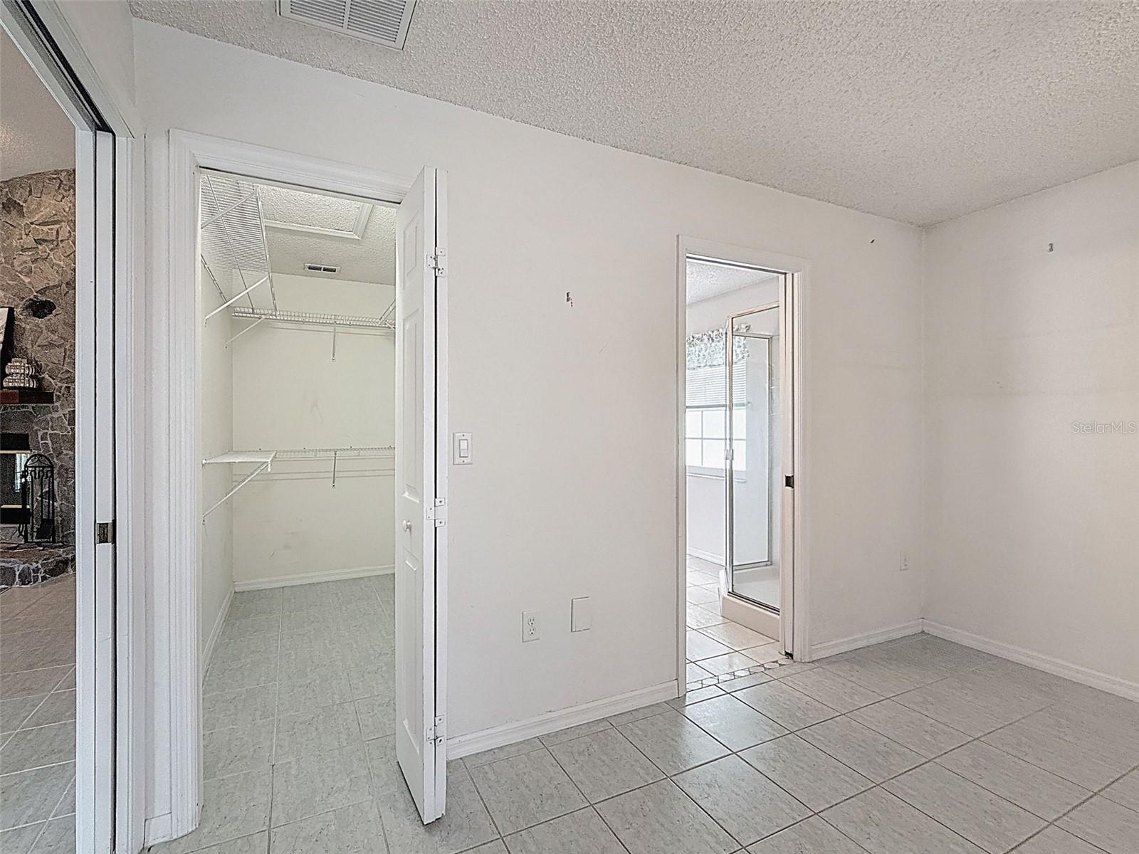 Listing photo id 26 for 9545 Montebello Lane