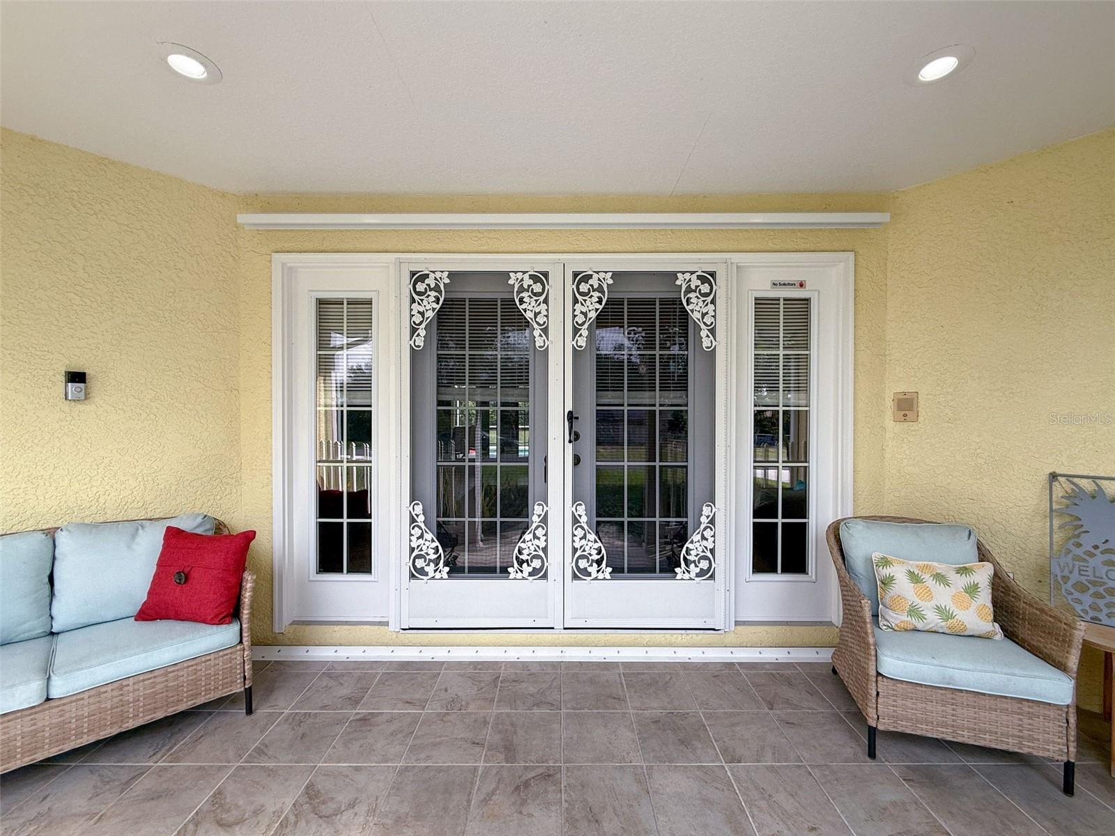 Listing photo id 4 for 9545 Montebello Lane