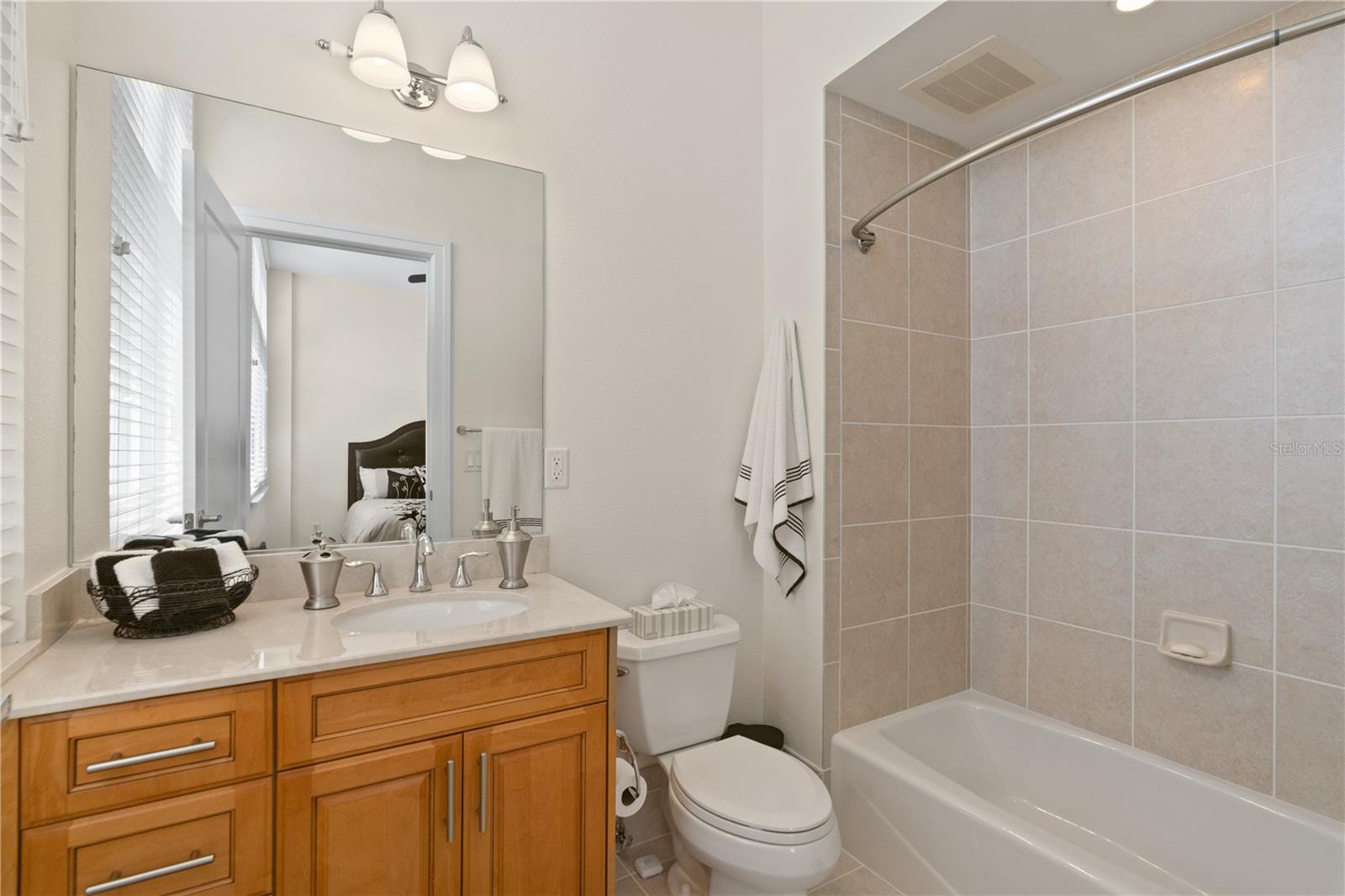 Image 20 of 36 For 331 Cleveland Street 312