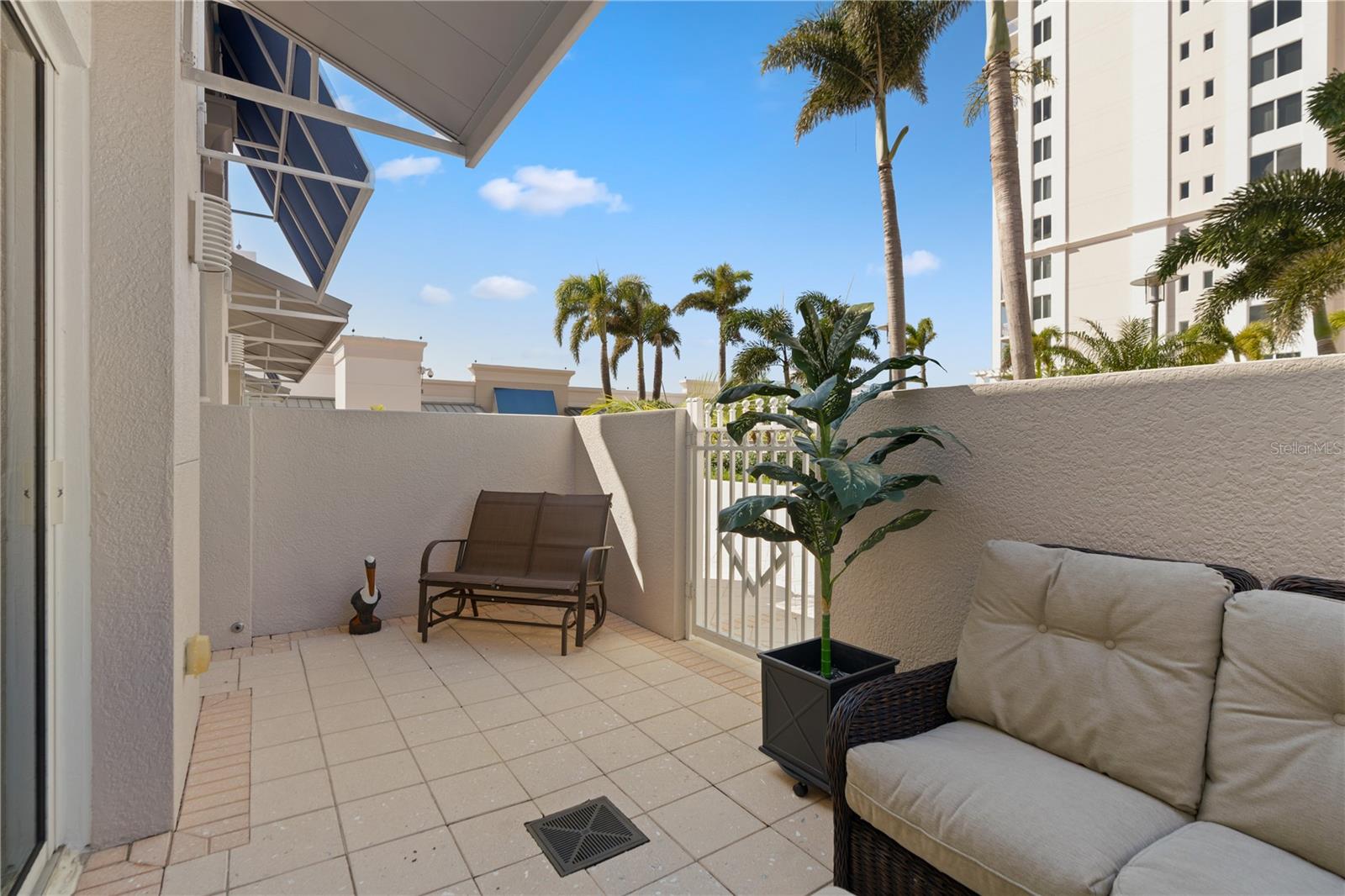 Image 22 of 36 For 331 Cleveland Street 312