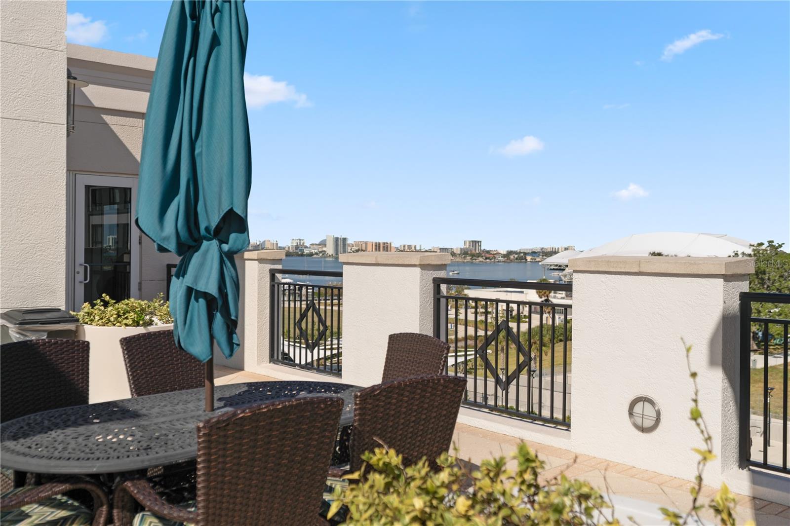 Image 26 of 36 For 331 Cleveland Street 312