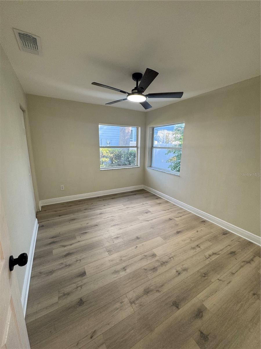 Image 12 of 28 For 31 Fredrica Avenue