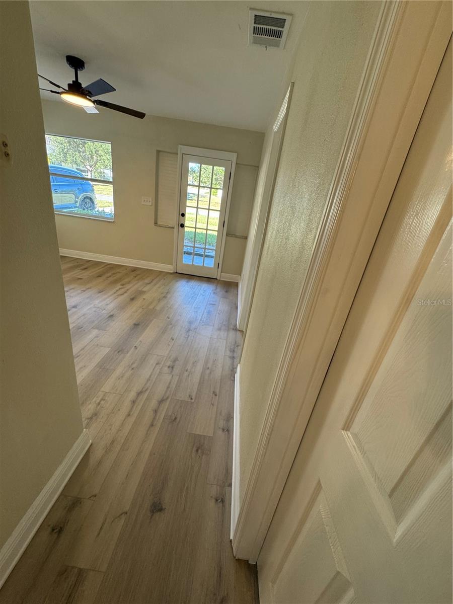 Image 14 of 28 For 31 Fredrica Avenue