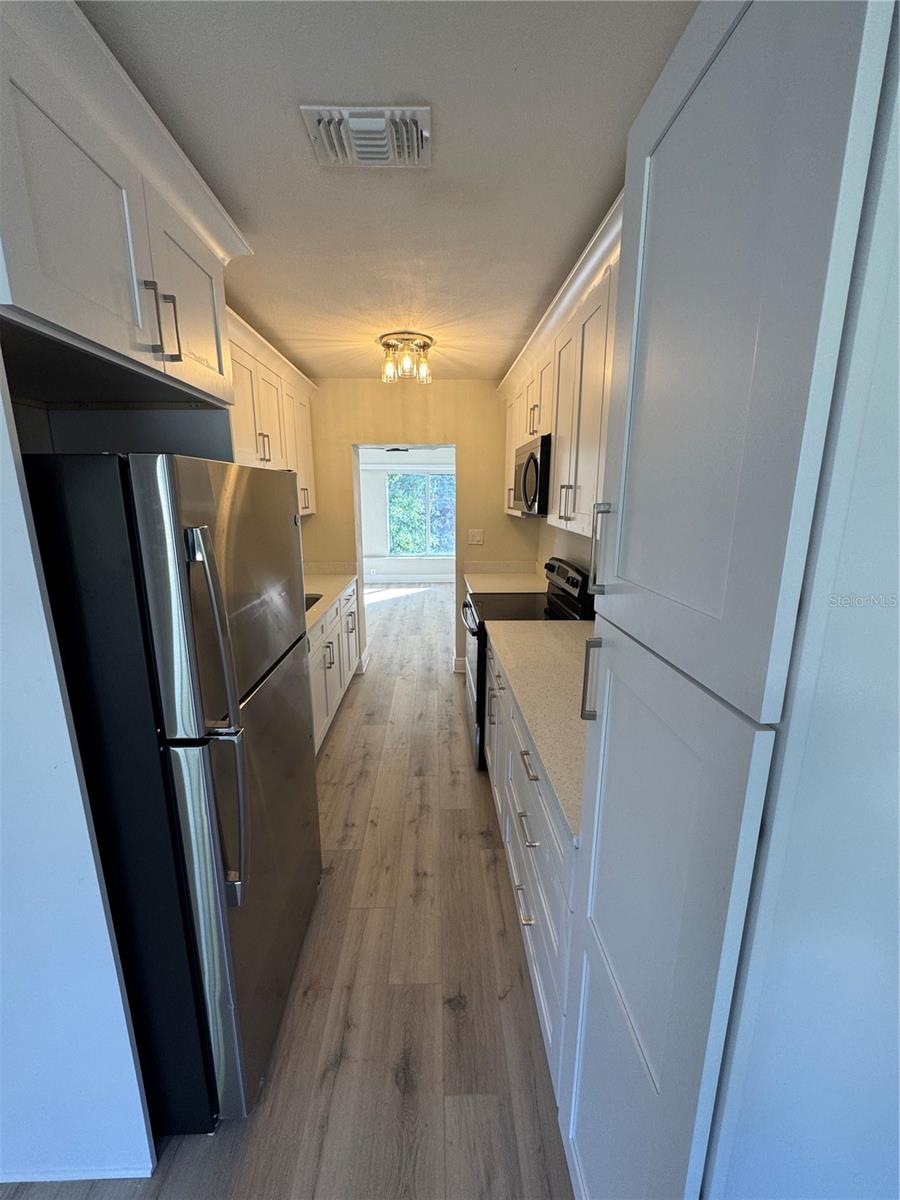 Image 16 of 28 For 31 Fredrica Avenue