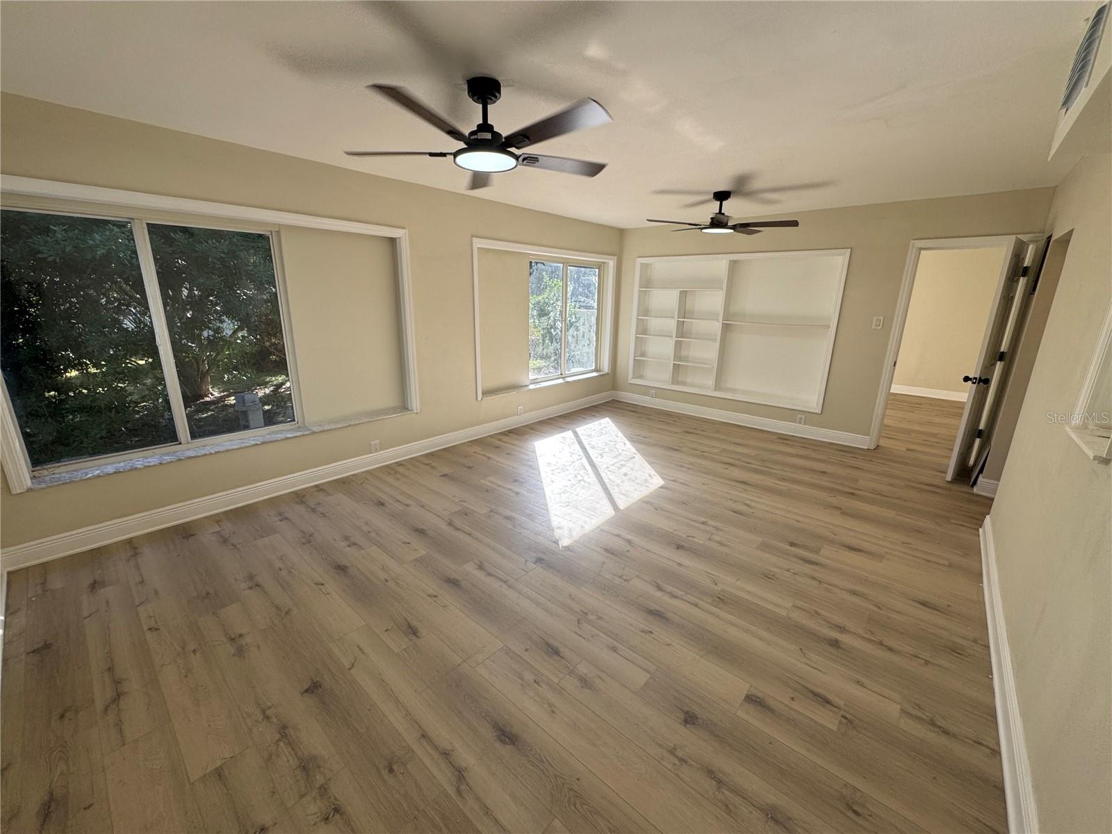 Image 20 of 28 For 31 Fredrica Avenue