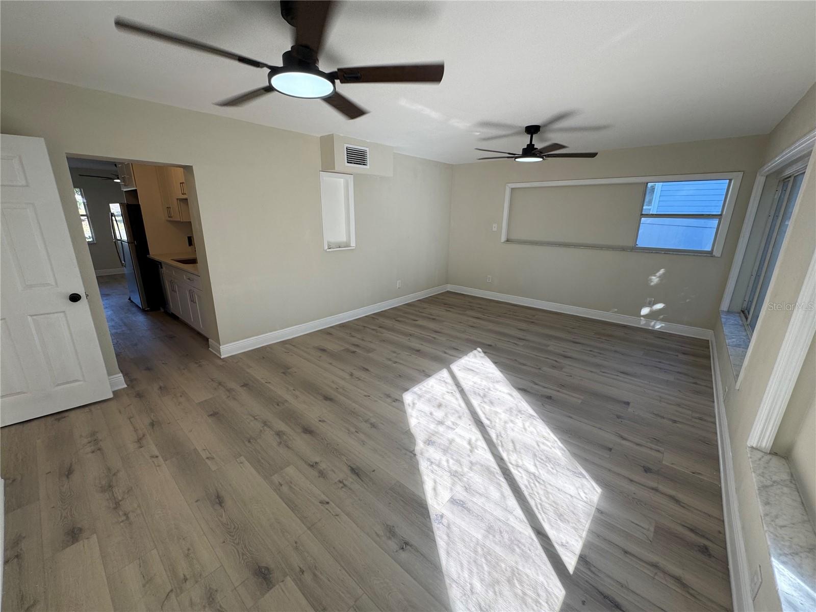 Image 21 of 28 For 31 Fredrica Avenue