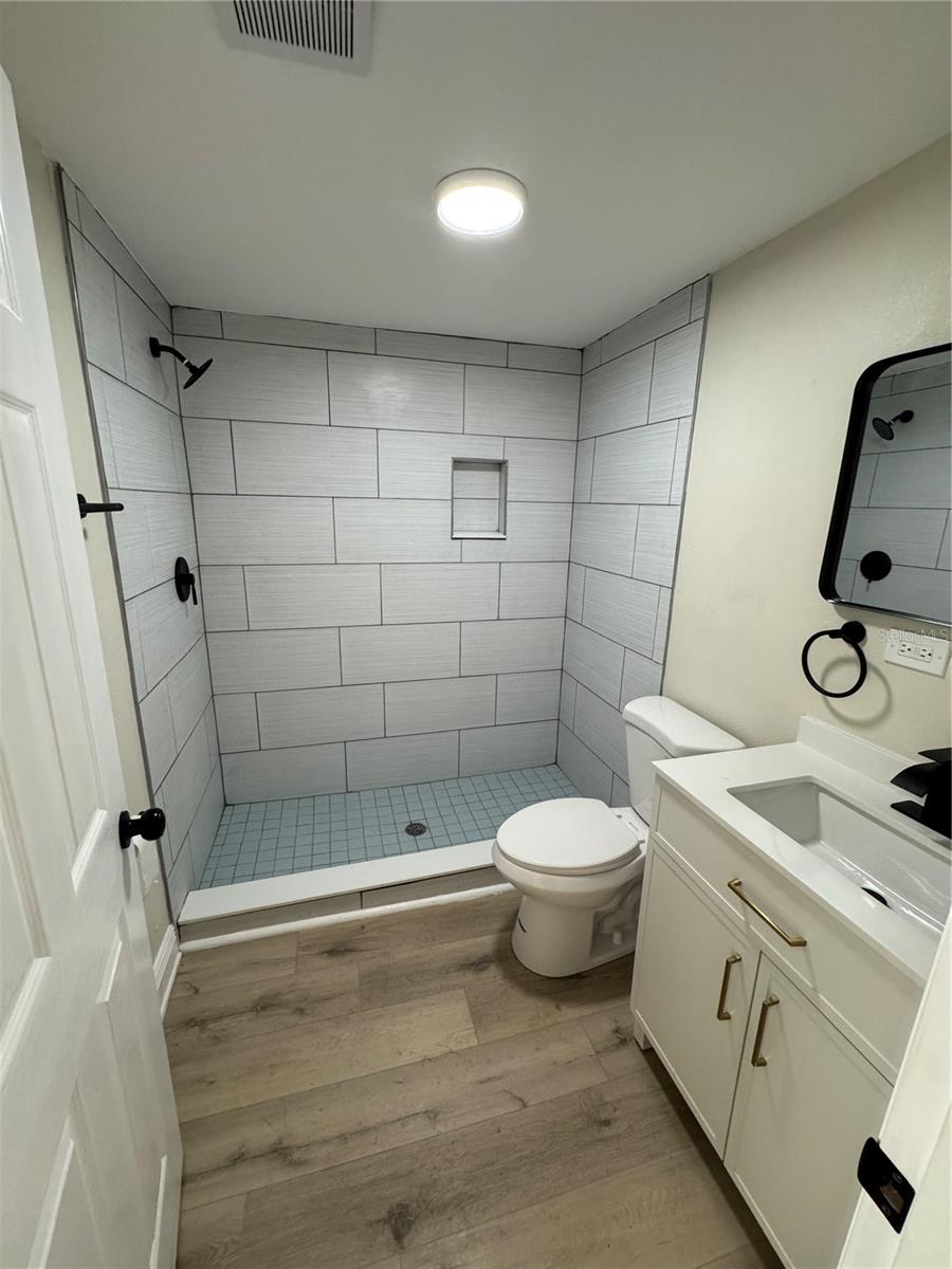 Image 24 of 28 For 31 Fredrica Avenue