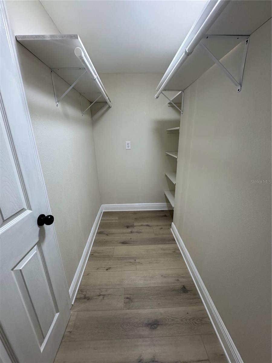 Image 25 of 28 For 31 Fredrica Avenue