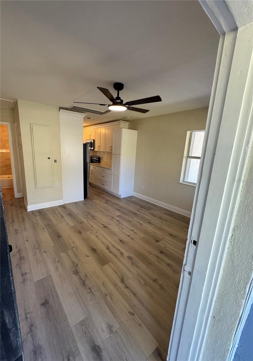 Image 7 of 28 For 31 Fredrica Avenue