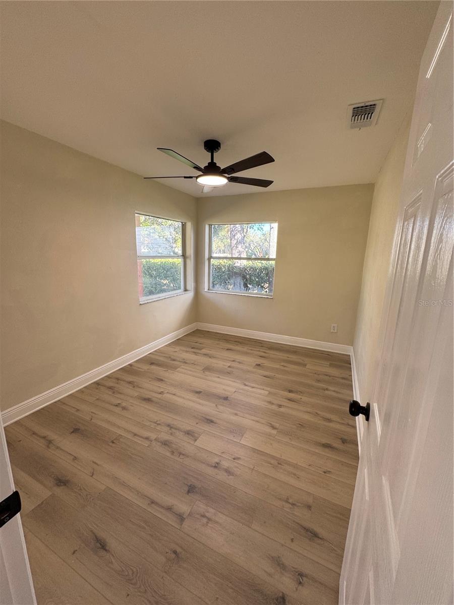 Image 9 of 28 For 31 Fredrica Avenue