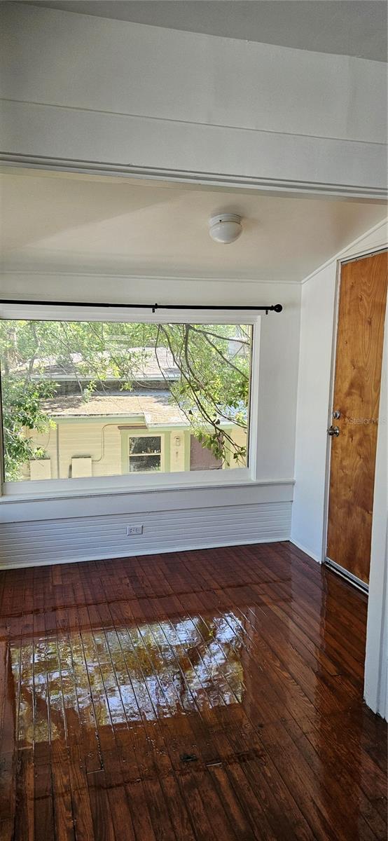 Image 2 of 6 For 708 Grove Street N