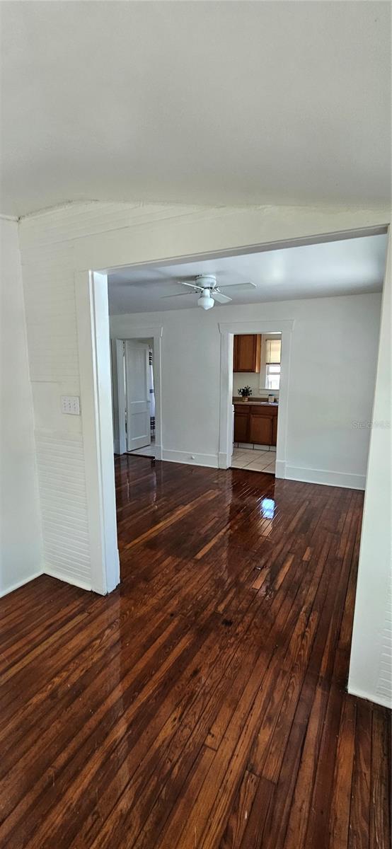 Image 3 of 6 For 708 Grove Street N