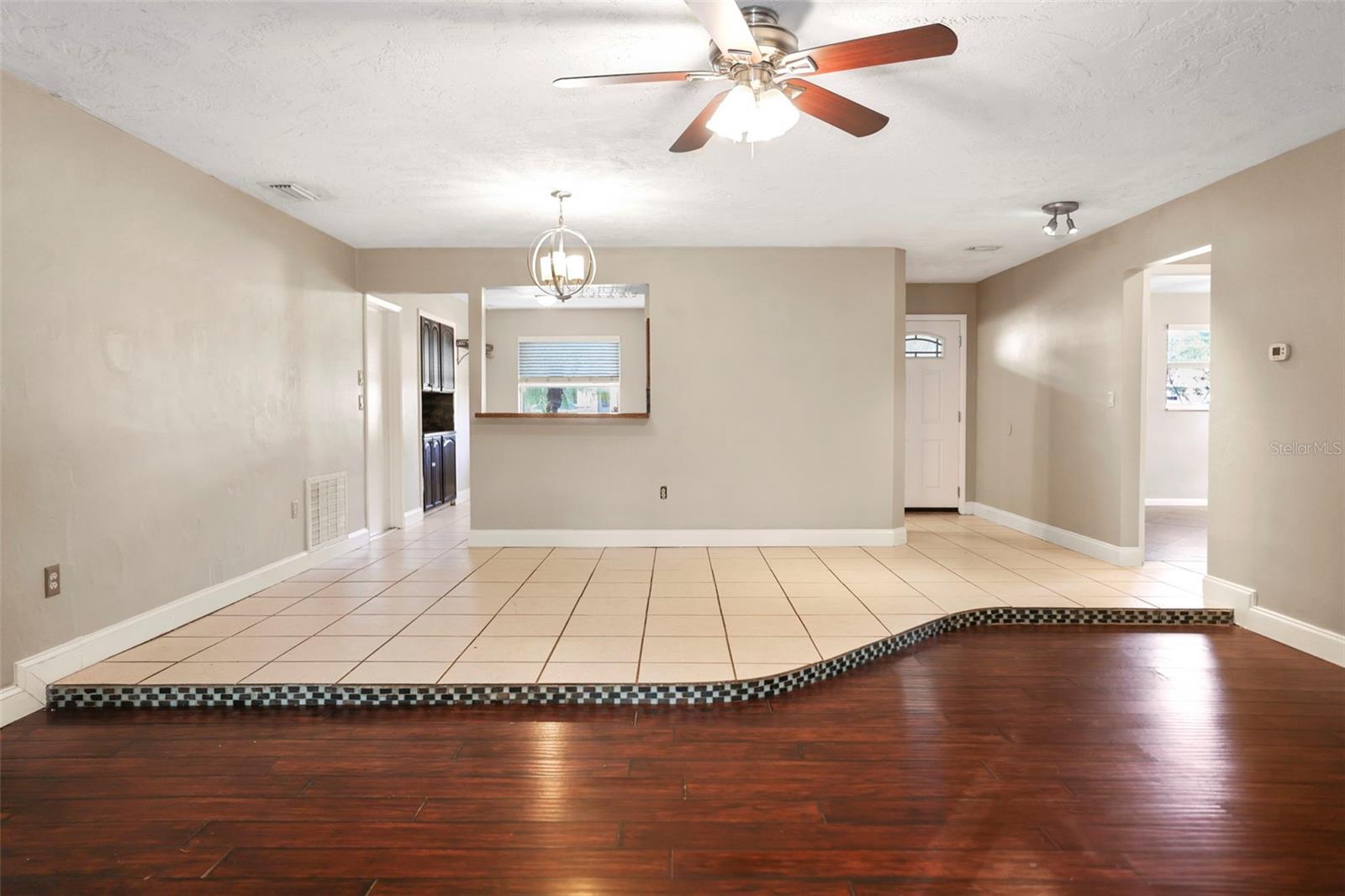 Image 21 of 38 For 310 Scott Court