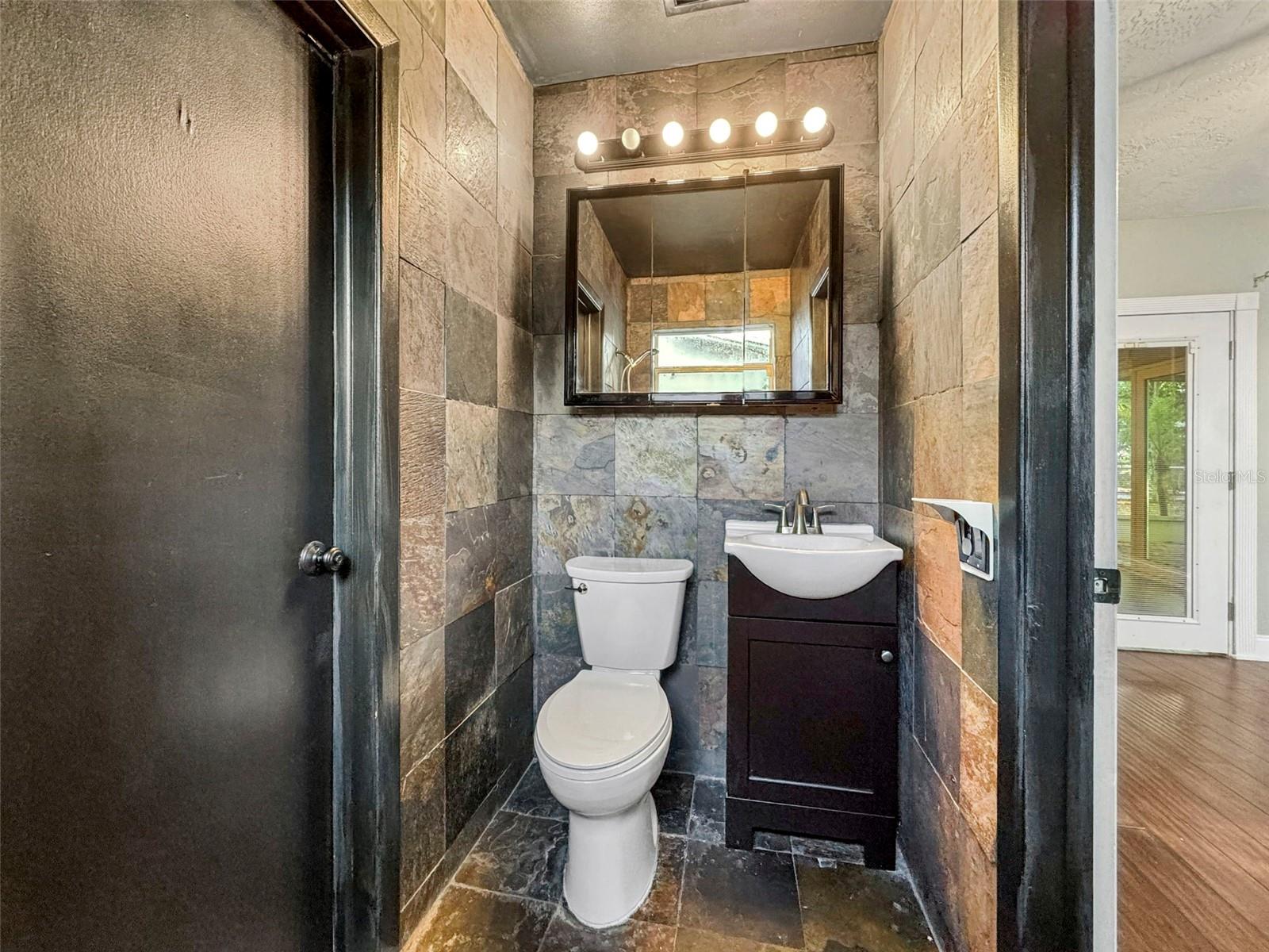 Image 25 of 38 For 310 Scott Court