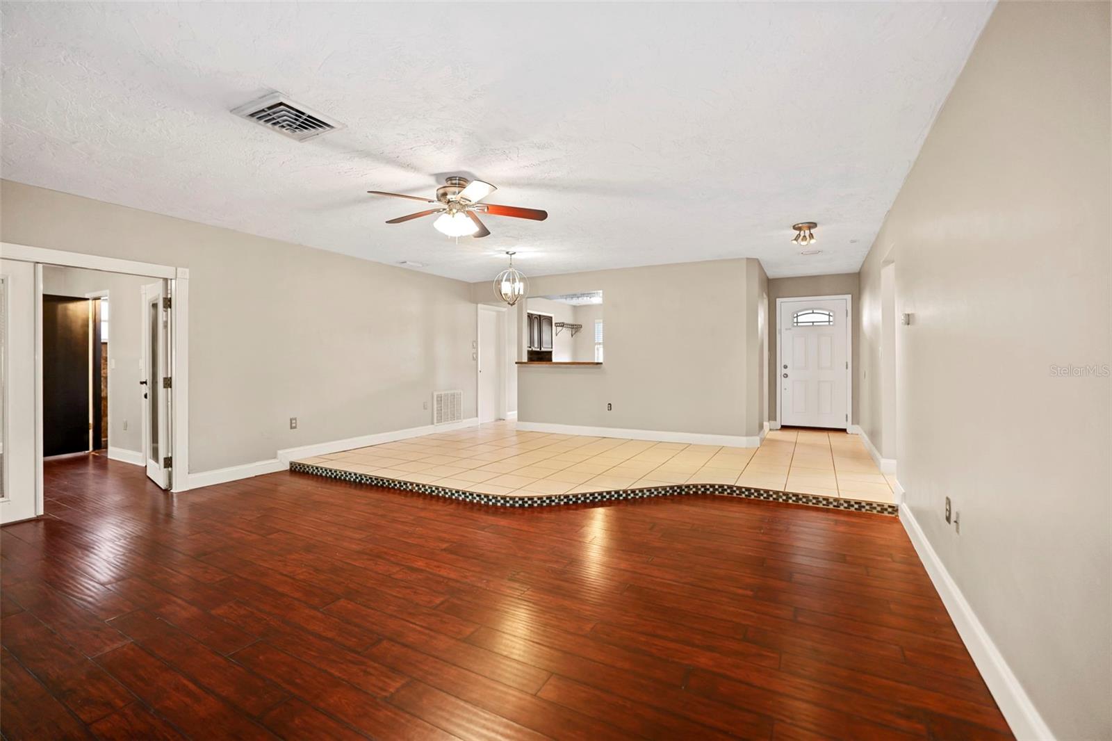 Image 3 of 38 For 310 Scott Court