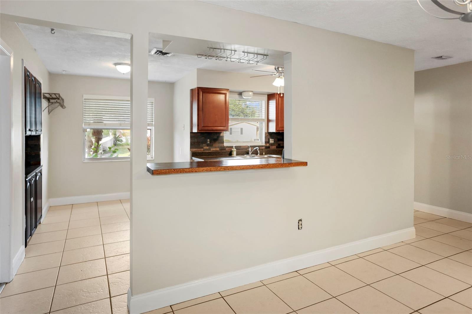 Image 5 of 38 For 310 Scott Court