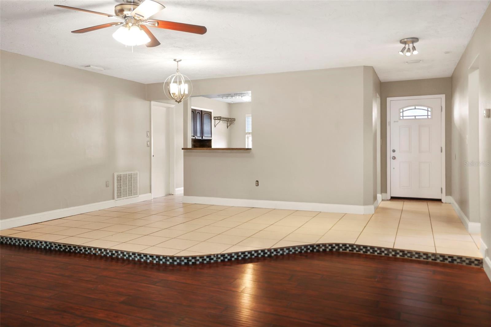 Image 7 of 38 For 310 Scott Court