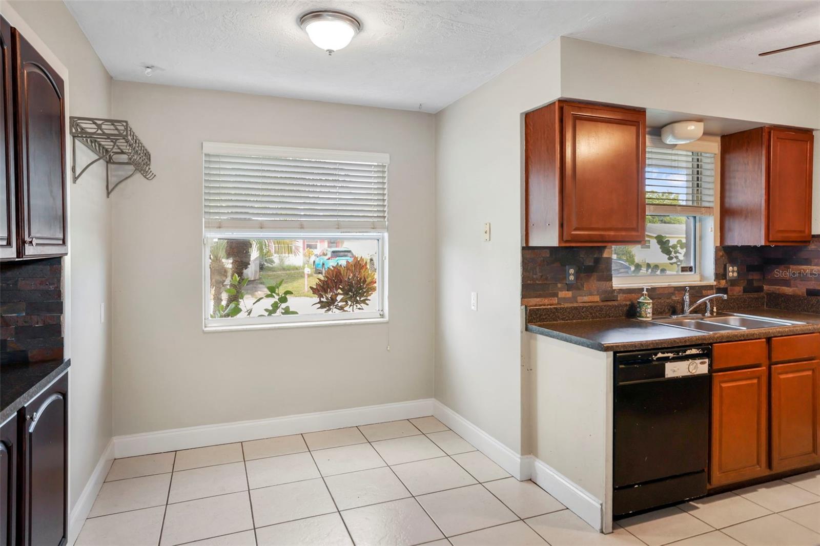 Image 9 of 38 For 310 Scott Court