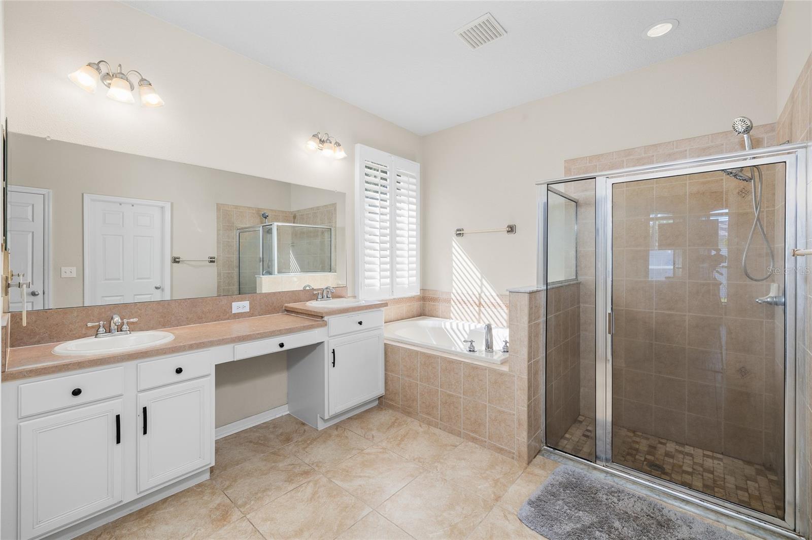 Image 21 of 44 For 12506 Safari Lane