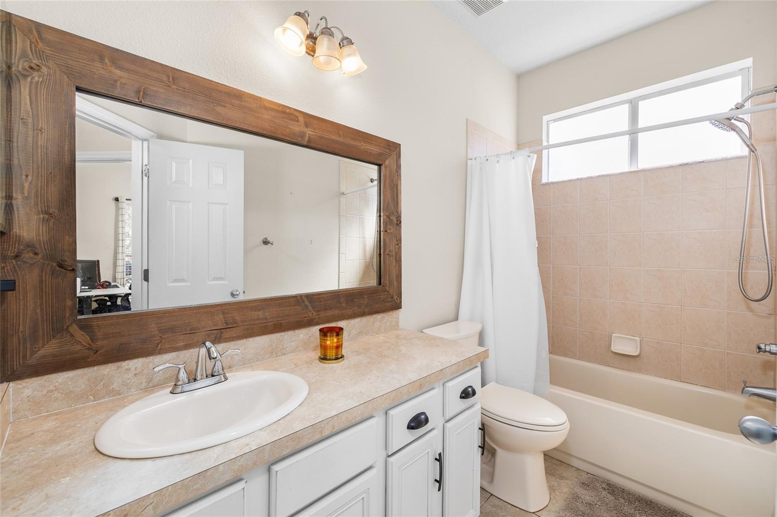 Image 26 of 44 For 12506 Safari Lane