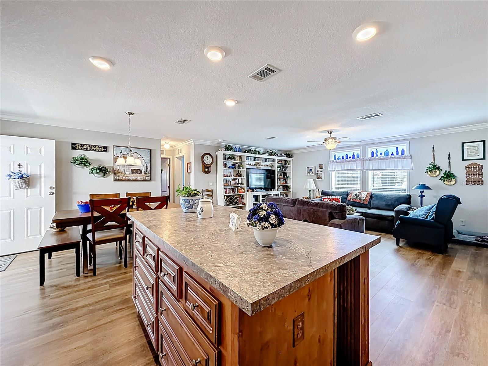 Image 11 of 44 For 690 Sandwedge Drive