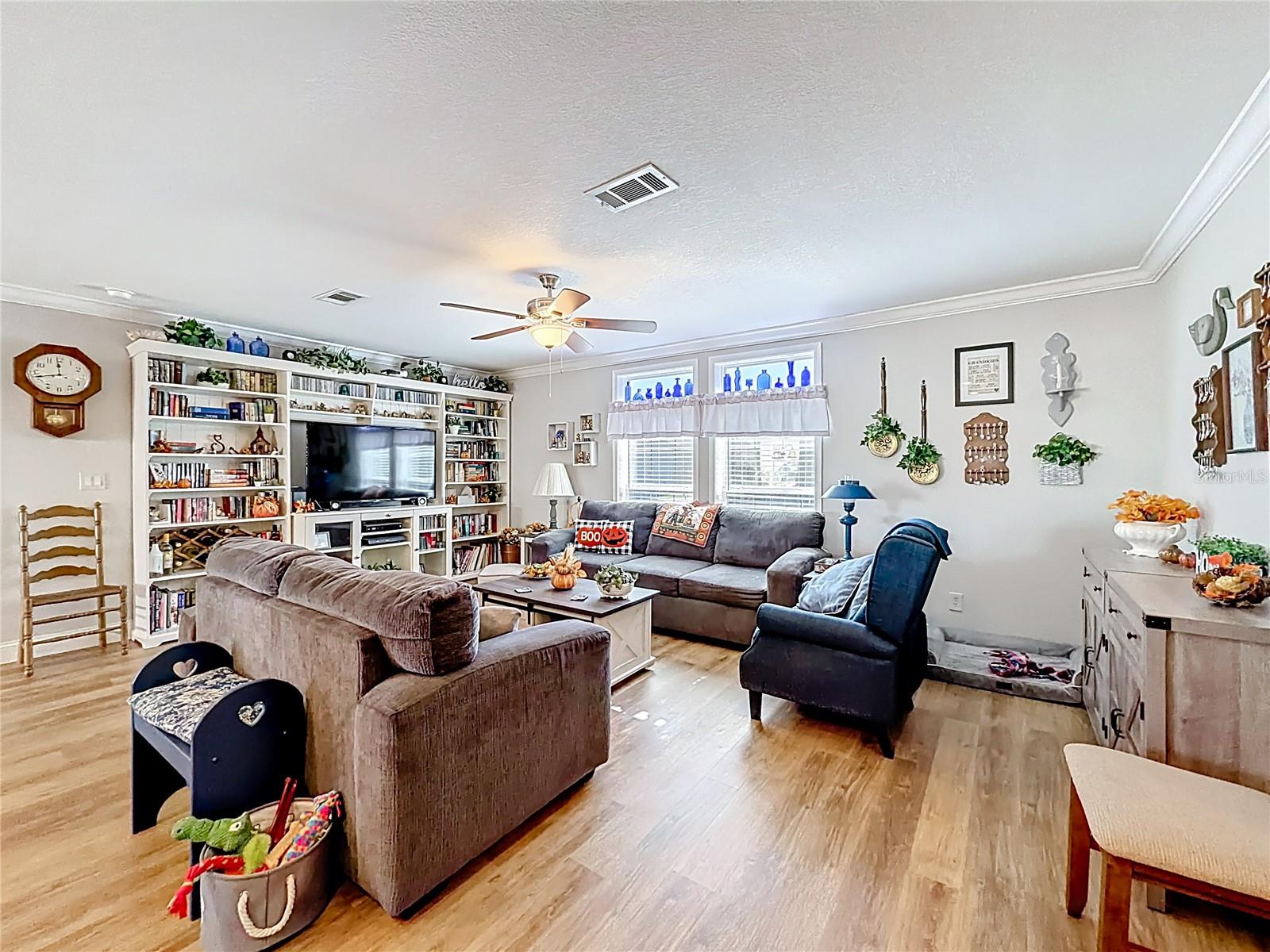 Image 13 of 44 For 690 Sandwedge Drive