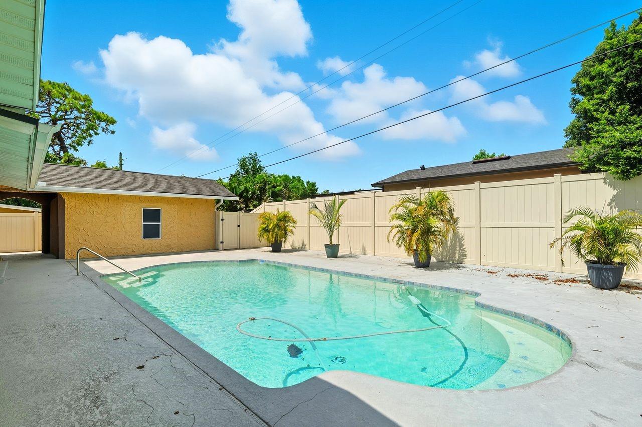 Image 5 of 31 For 3707 Pelican Lane