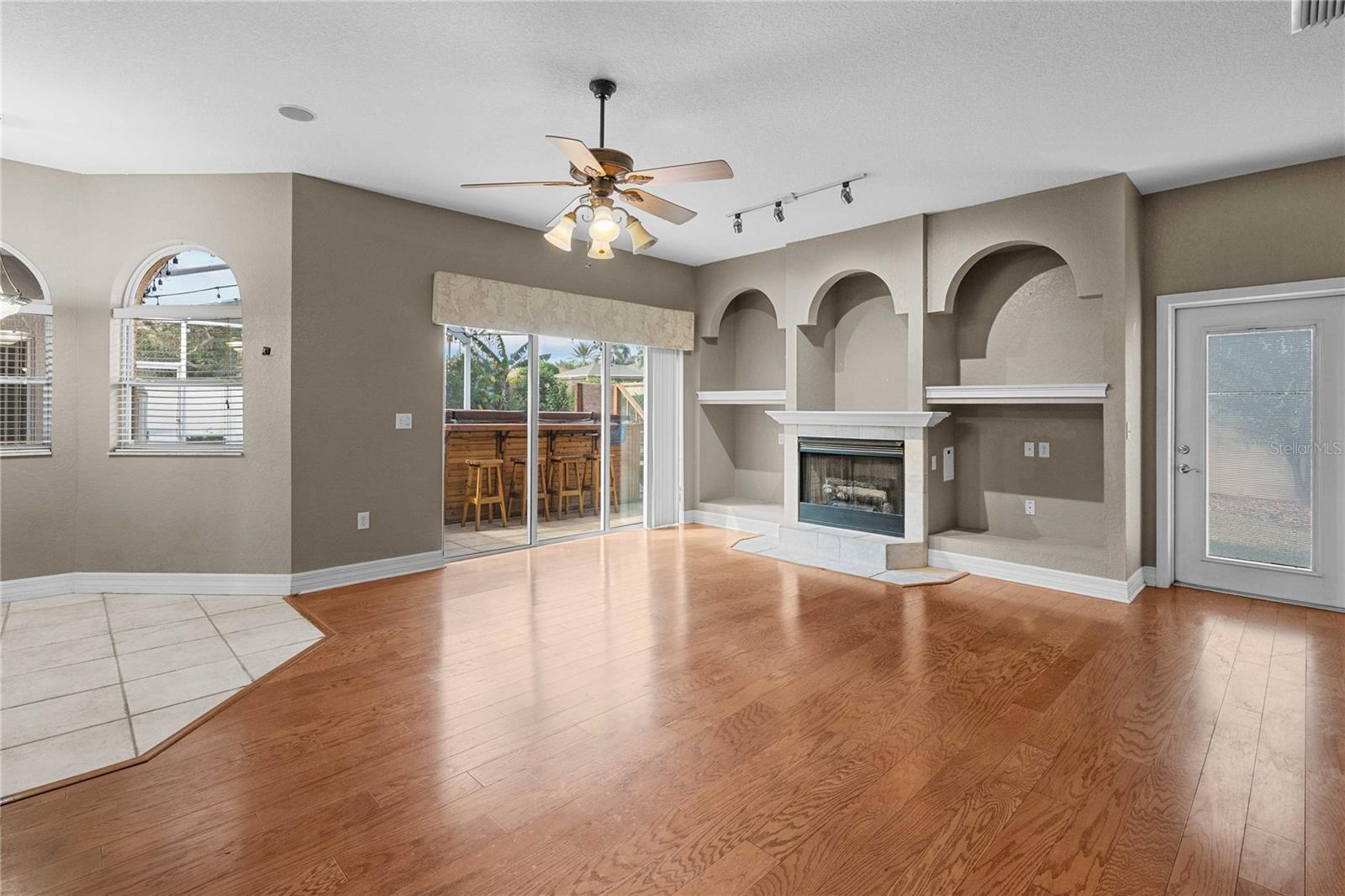 Image 17 of 38 For 2276 Colony Club Drive