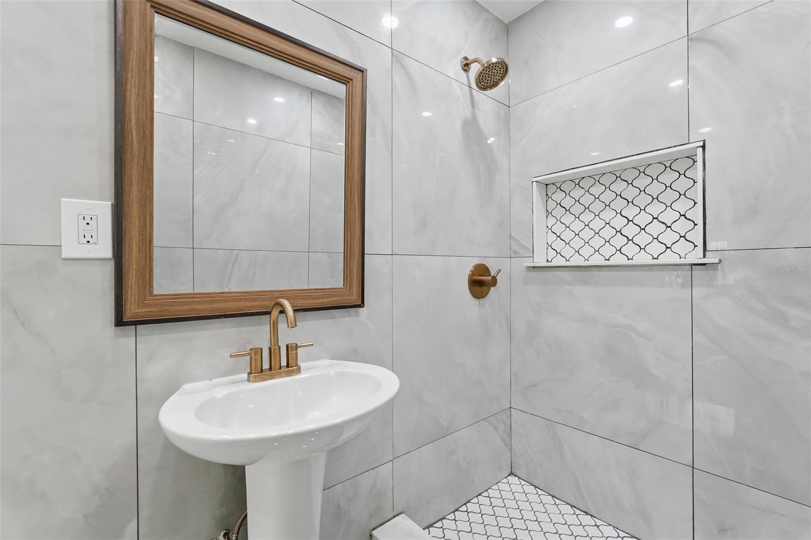 Image 12 of 29 For 3297 Hillsdale Avenue