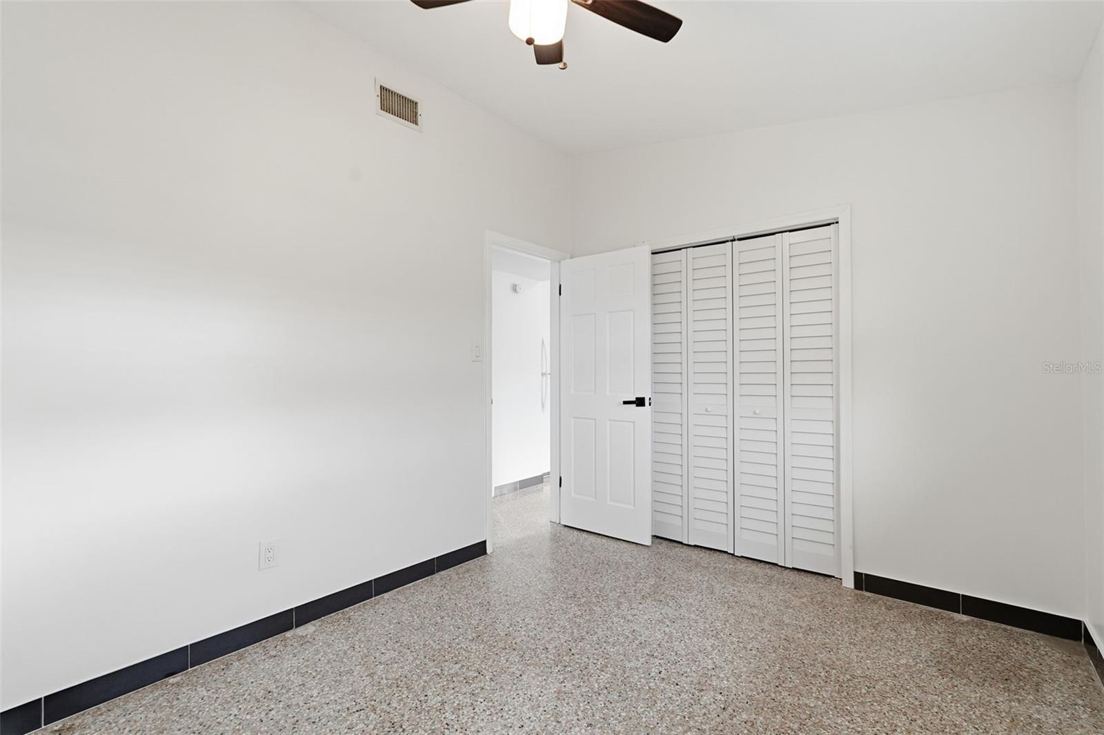 Image 19 of 29 For 3297 Hillsdale Avenue