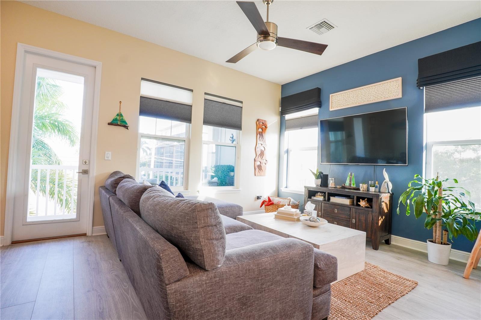 Image 13 of 33 For 260 8th Street N