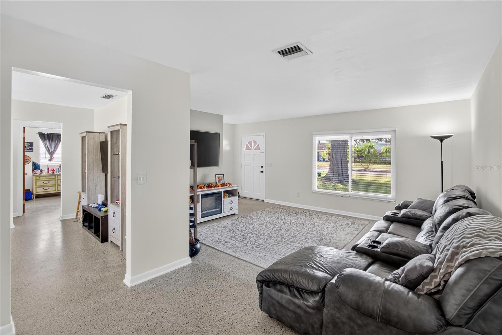 Image 12 of 39 For 7909 West Pocahontas Avenue