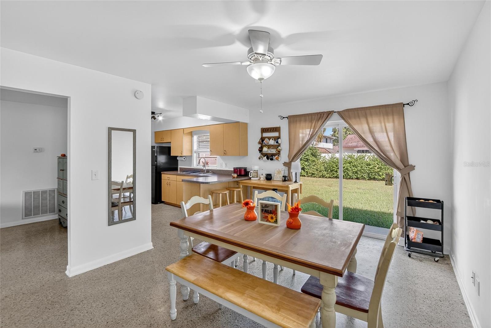 Image 14 of 39 For 7909 West Pocahontas Avenue