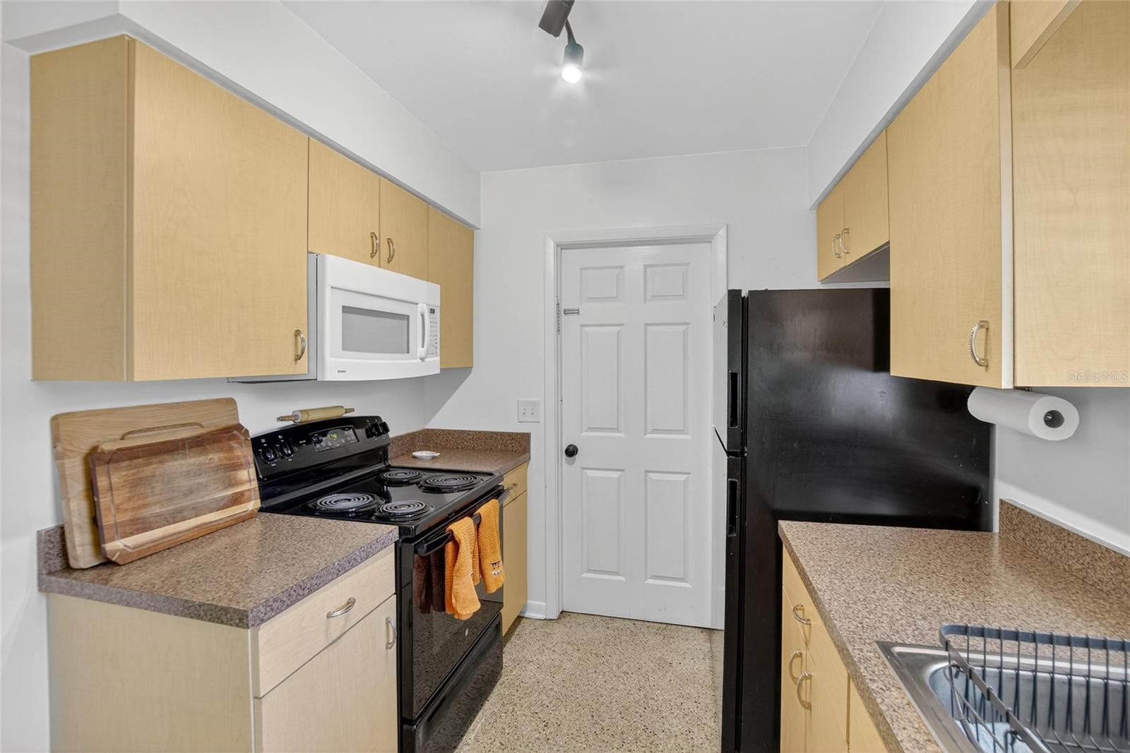 Image 17 of 39 For 7909 West Pocahontas Avenue