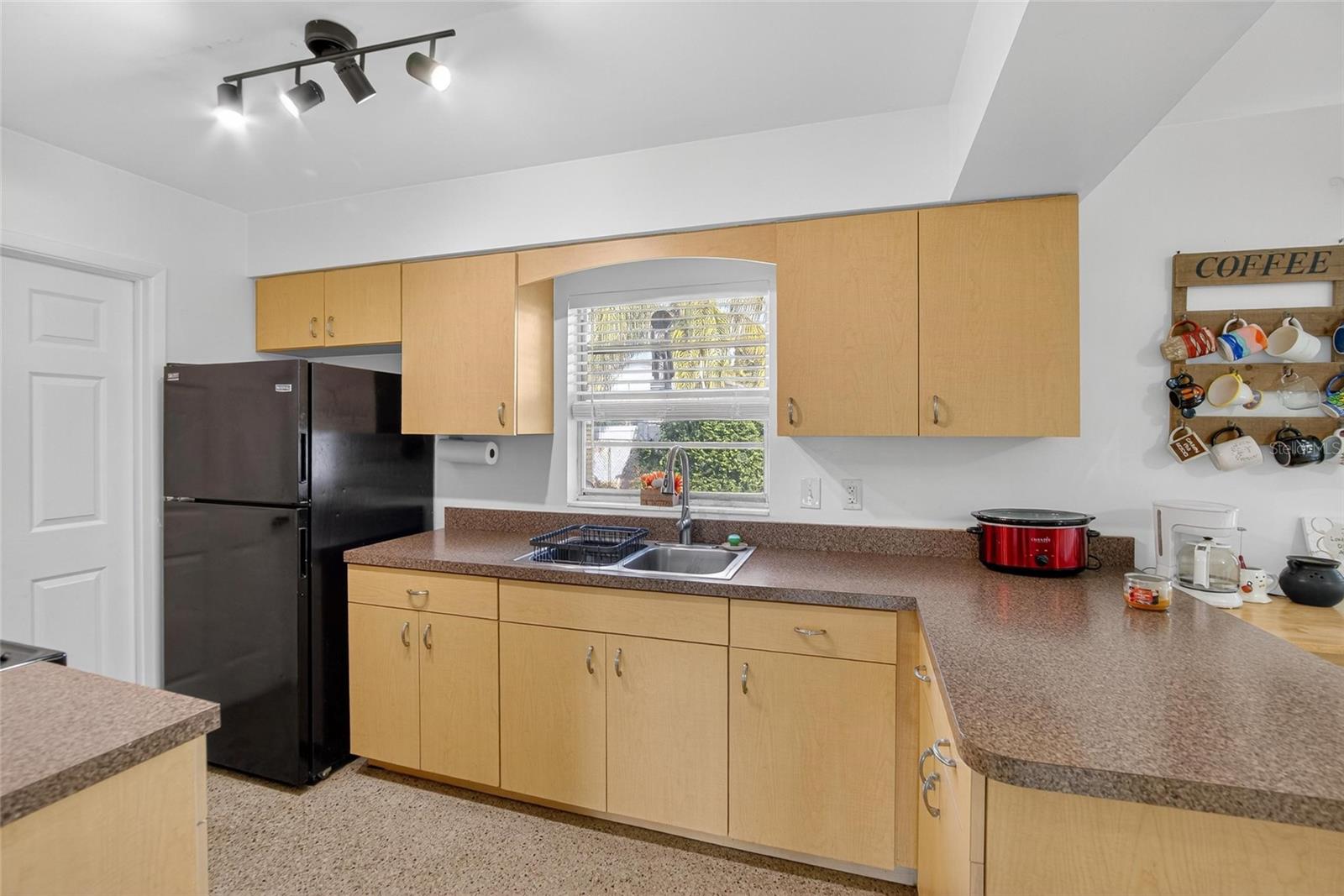 Image 19 of 39 For 7909 West Pocahontas Avenue