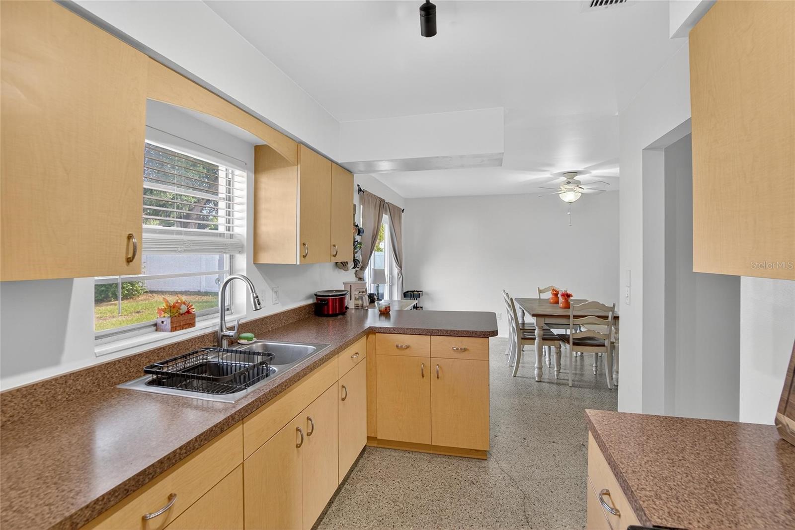 Image 20 of 39 For 7909 West Pocahontas Avenue