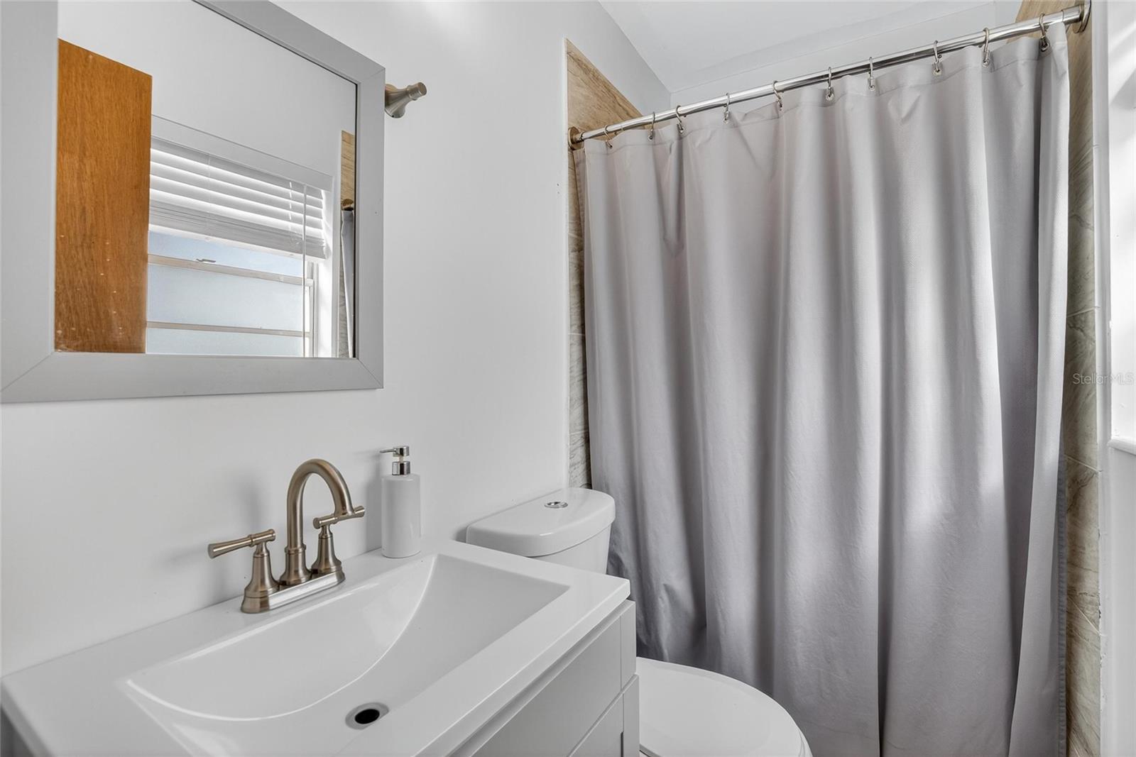 Image 24 of 39 For 7909 West Pocahontas Avenue