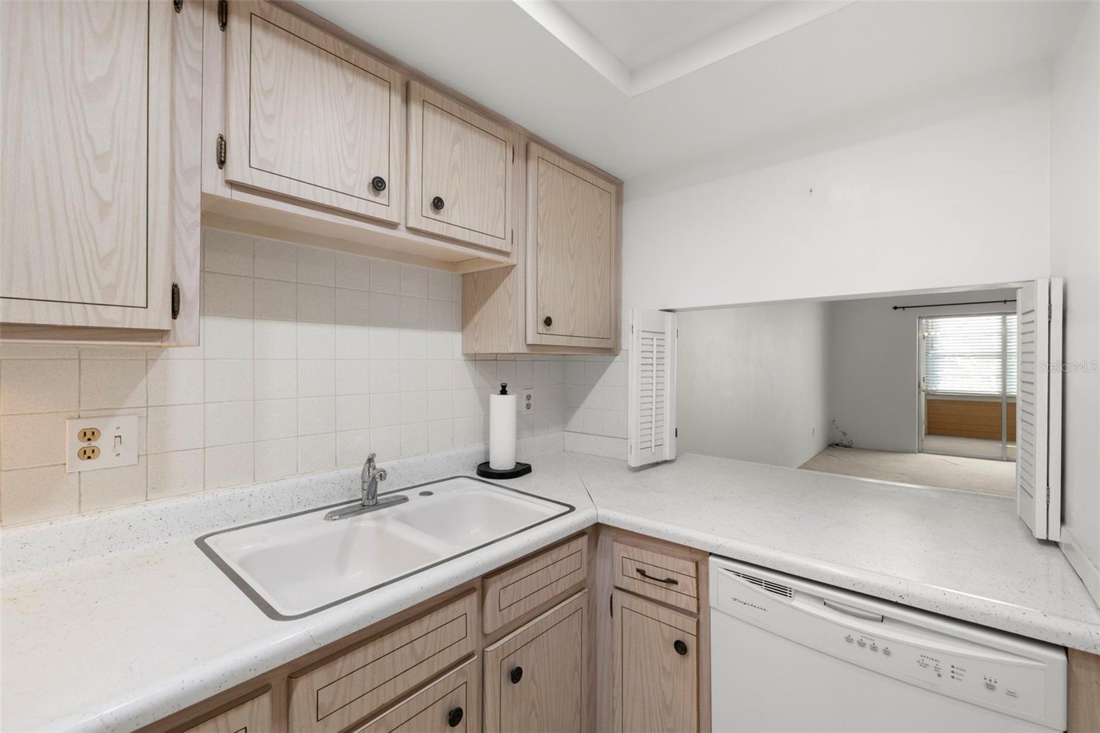 Image 11 of 49 For 400 Glennes Lane 206