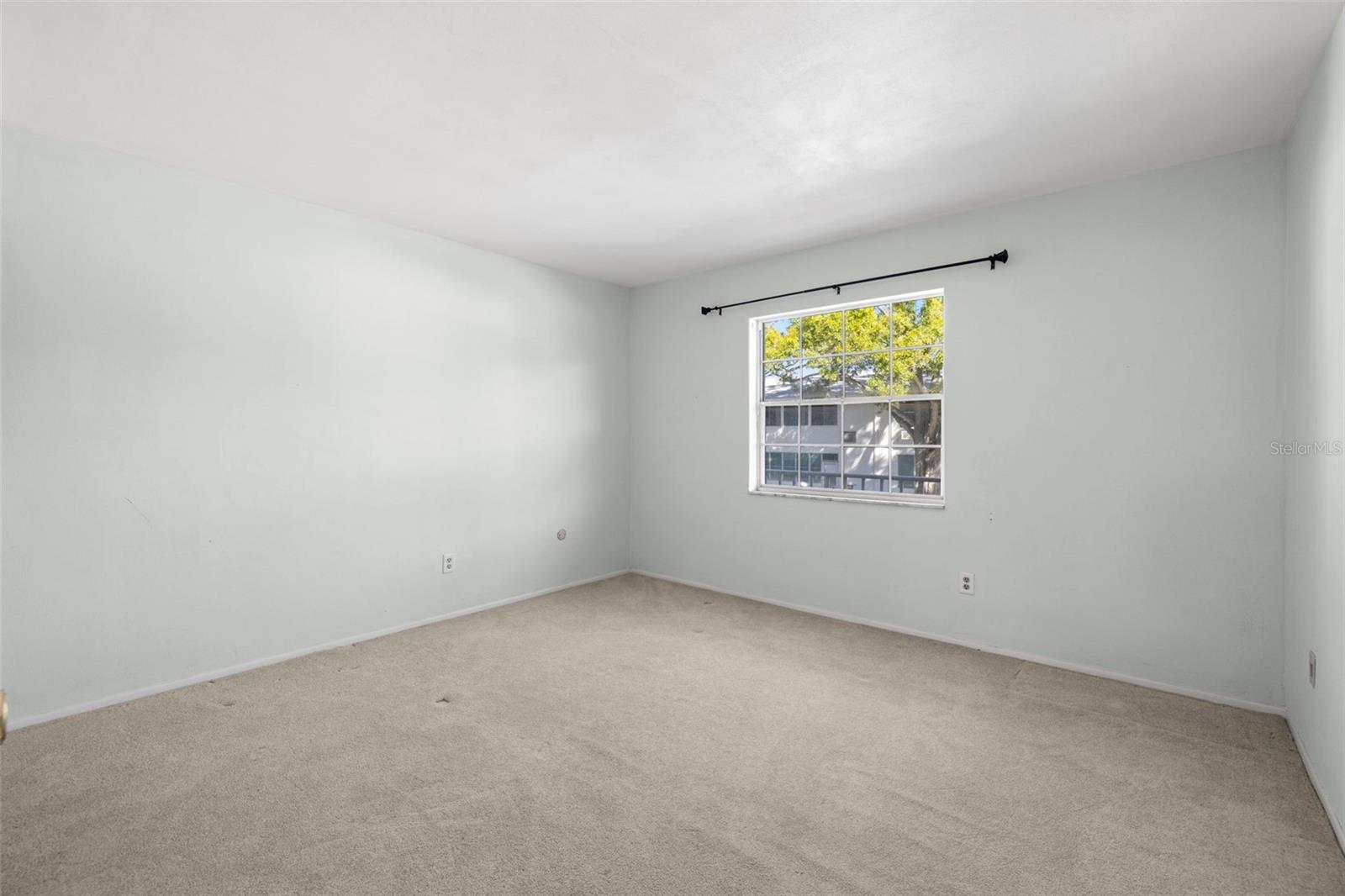 Image 14 of 49 For 400 Glennes Lane 206