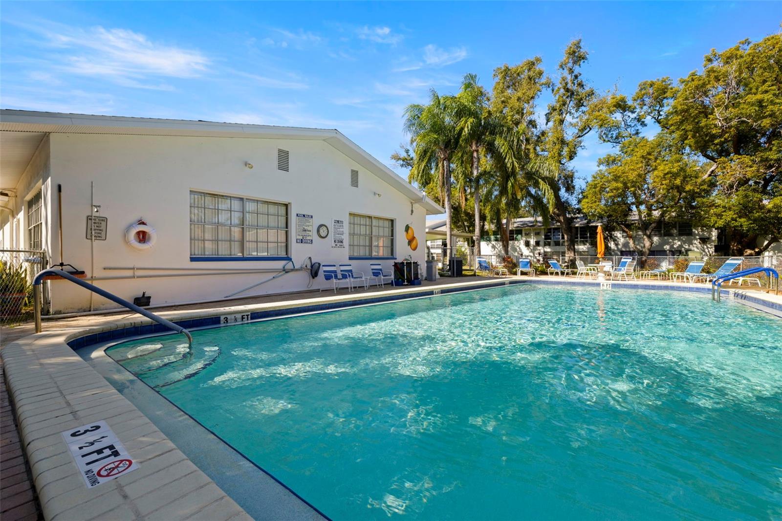 Image 25 of 49 For 400 Glennes Lane 206