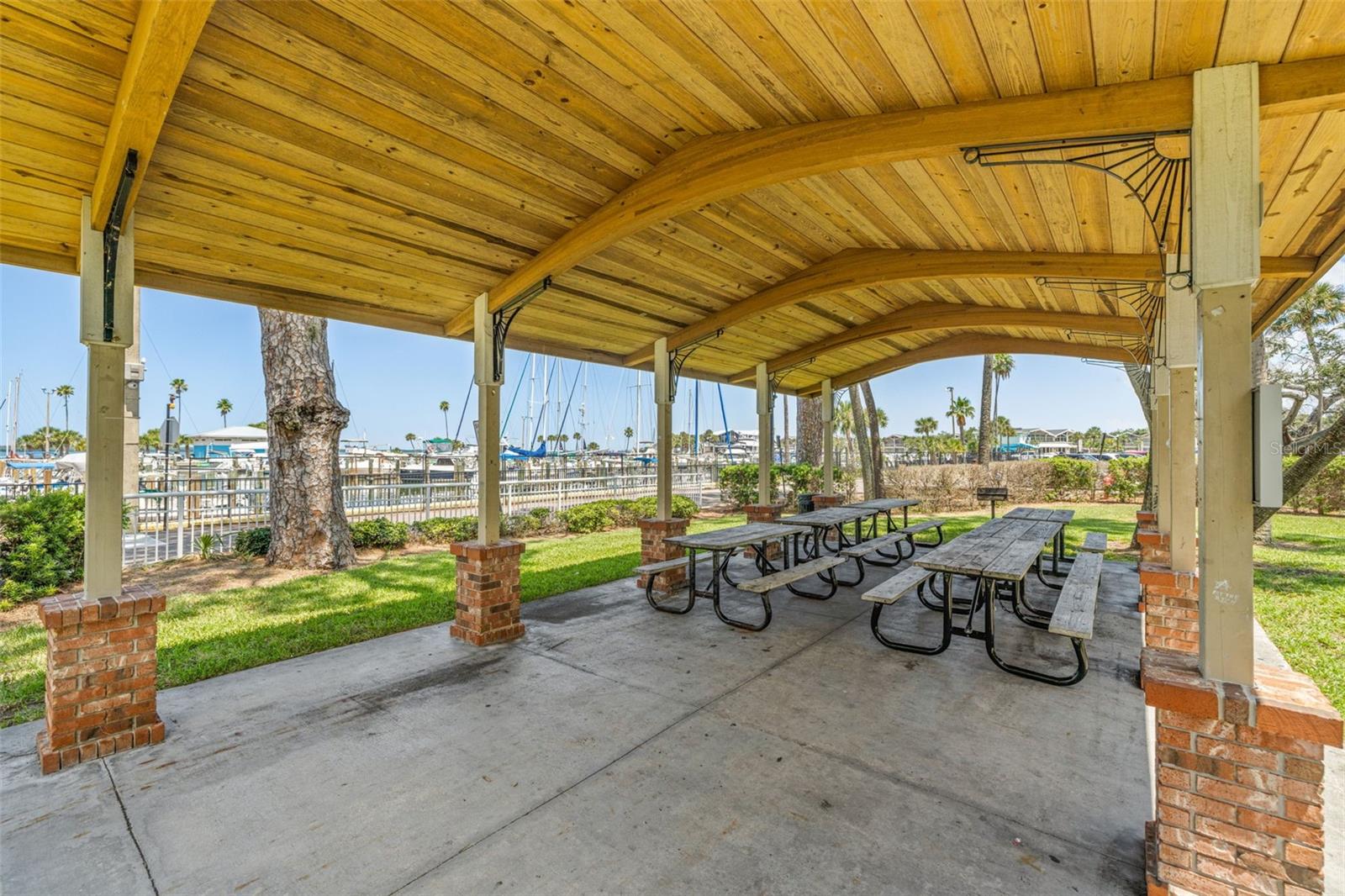 Image 38 of 49 For 400 Glennes Lane 206