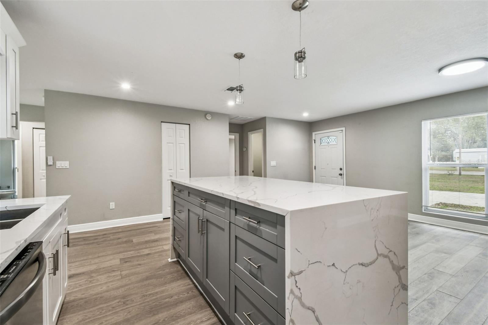 Image 10 of 45 For 6005 Lakeside Drive