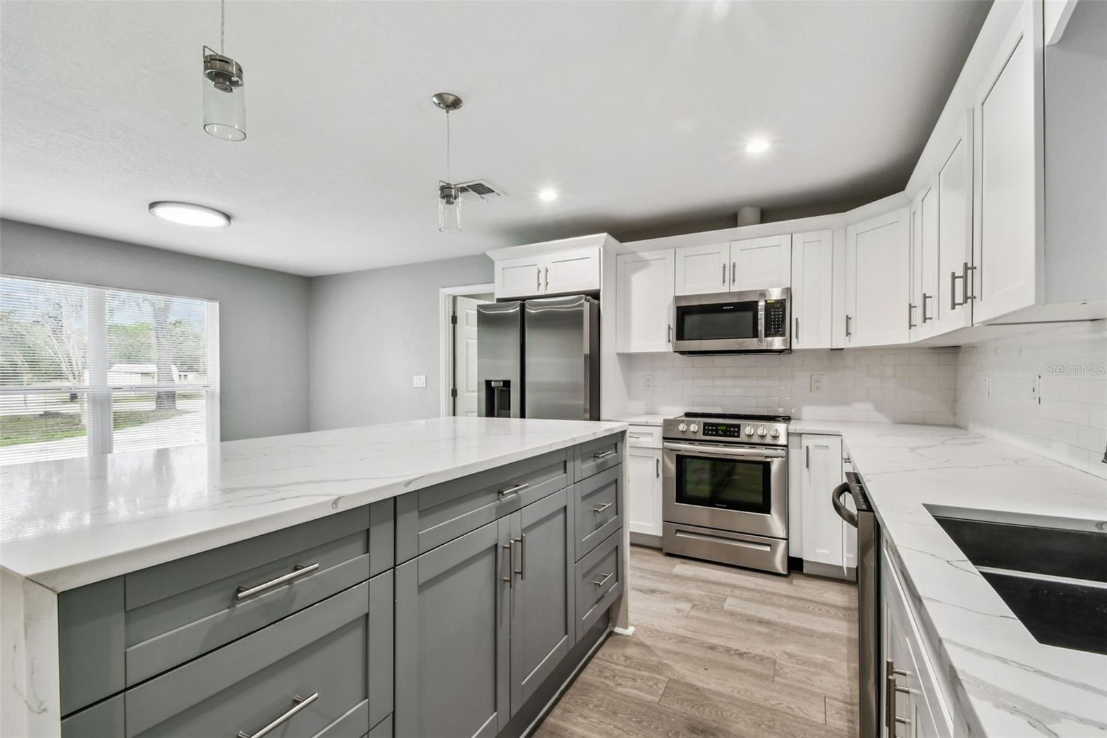 Image 11 of 45 For 6005 Lakeside Drive