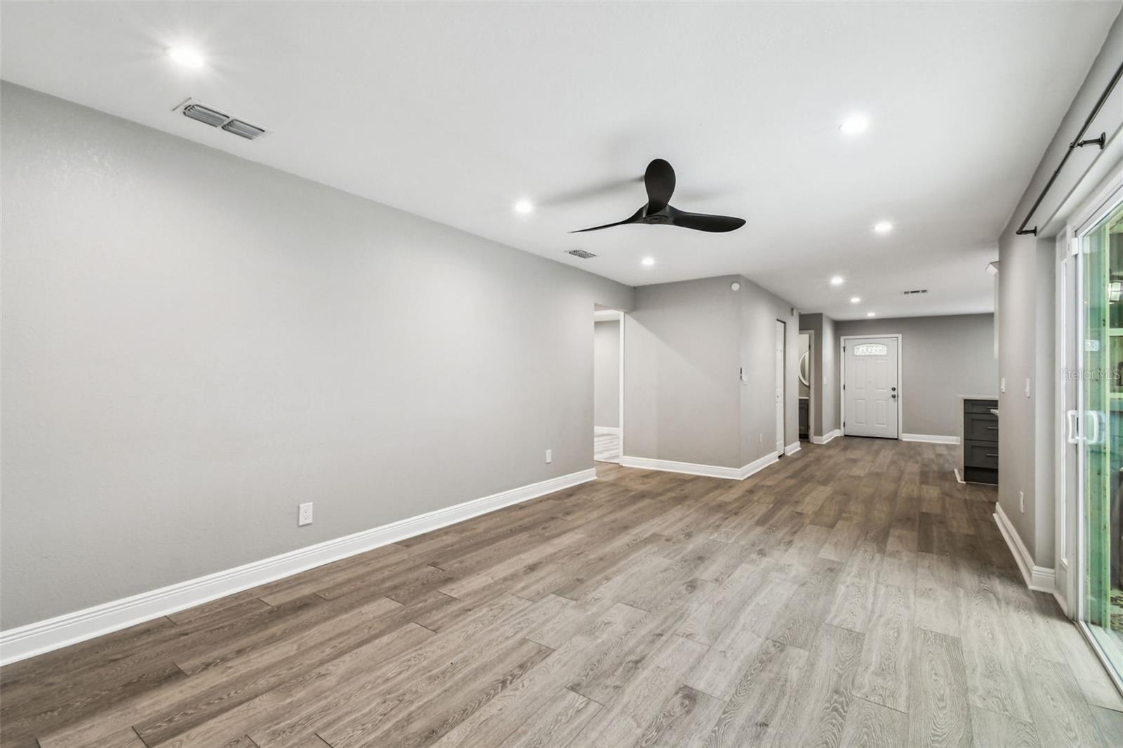 Image 14 of 45 For 6005 Lakeside Drive