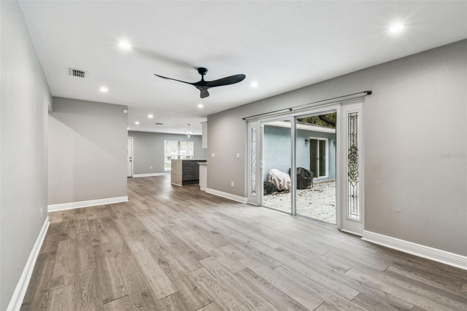 Image 15 of 45 For 6005 Lakeside Drive