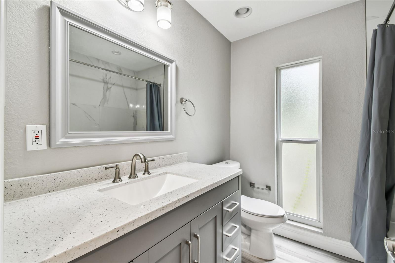 Image 26 of 45 For 6005 Lakeside Drive