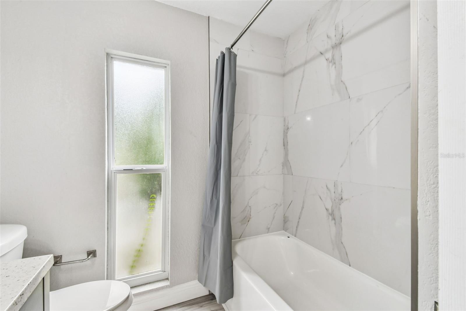 Image 27 of 45 For 6005 Lakeside Drive