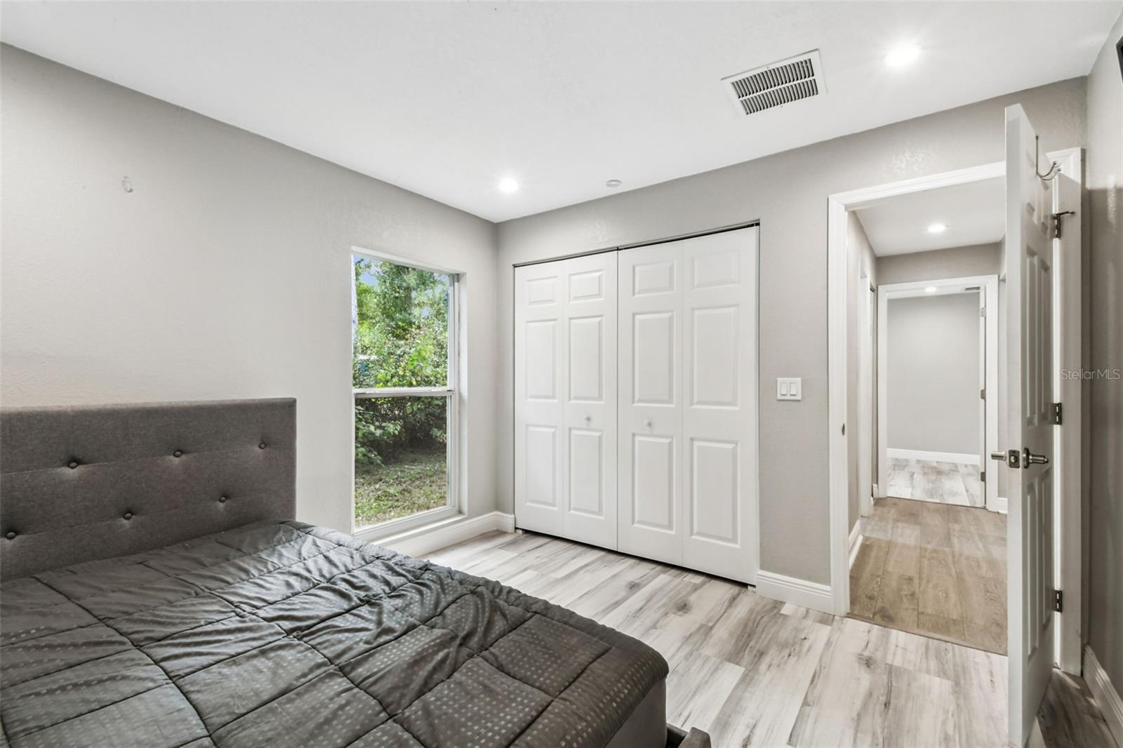 Image 30 of 45 For 6005 Lakeside Drive